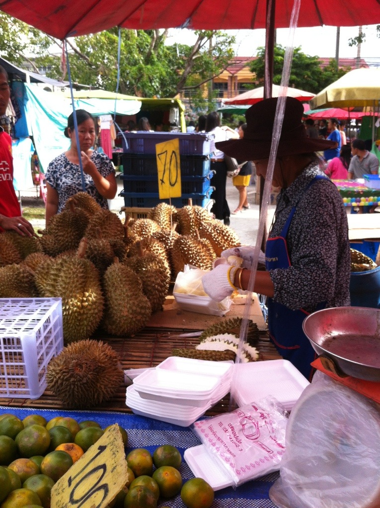 durian vendor 20130729-211320.jpg