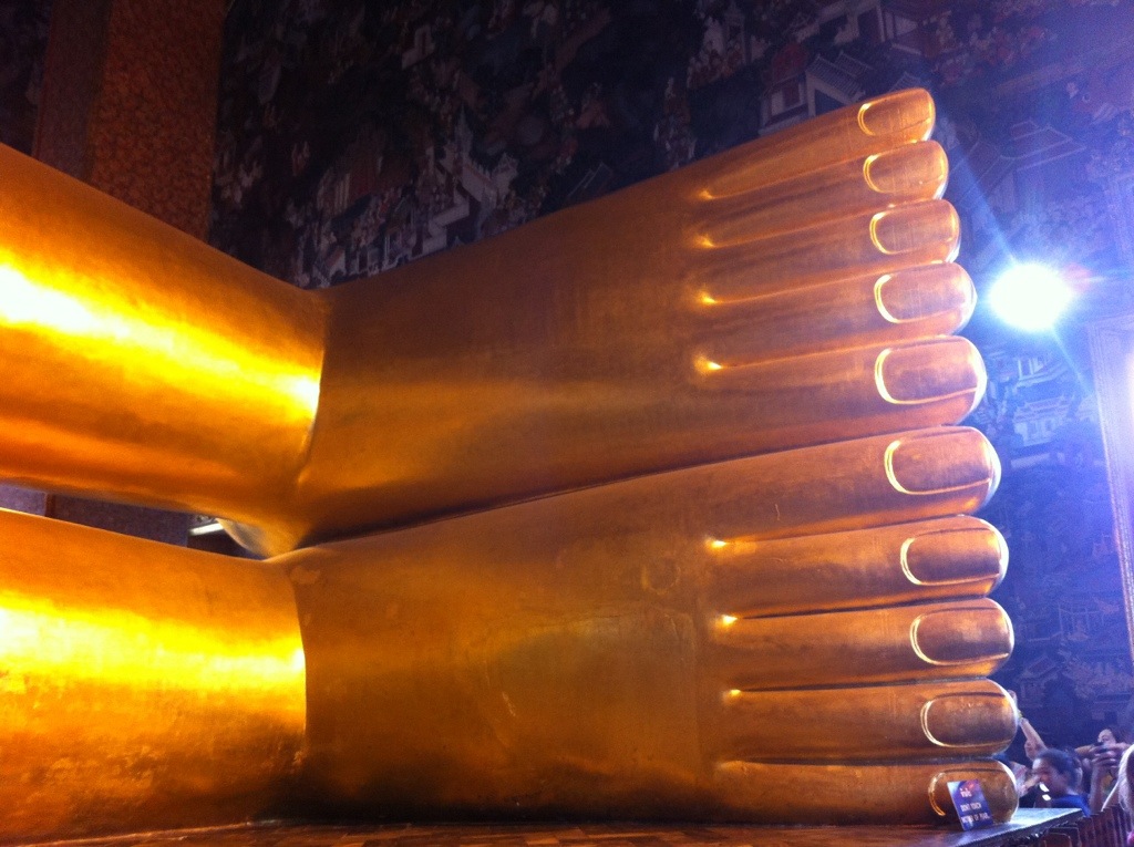 reclining buddha 20130730-185009.jpg