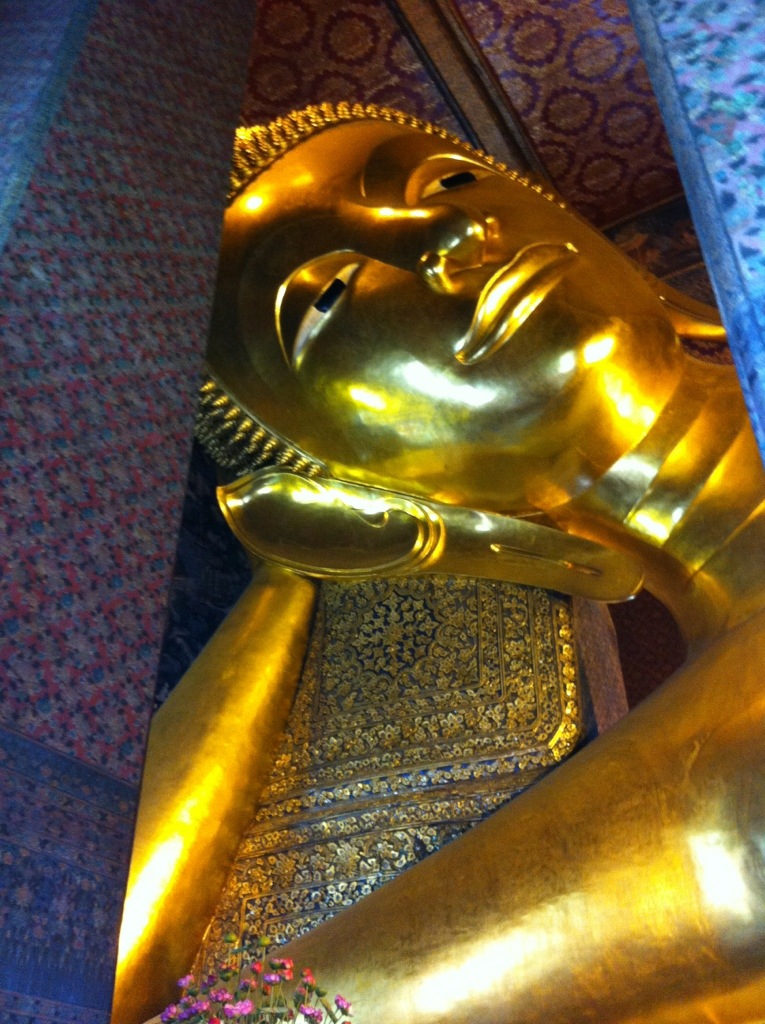 reclining buddha 20130730-185019.jpg