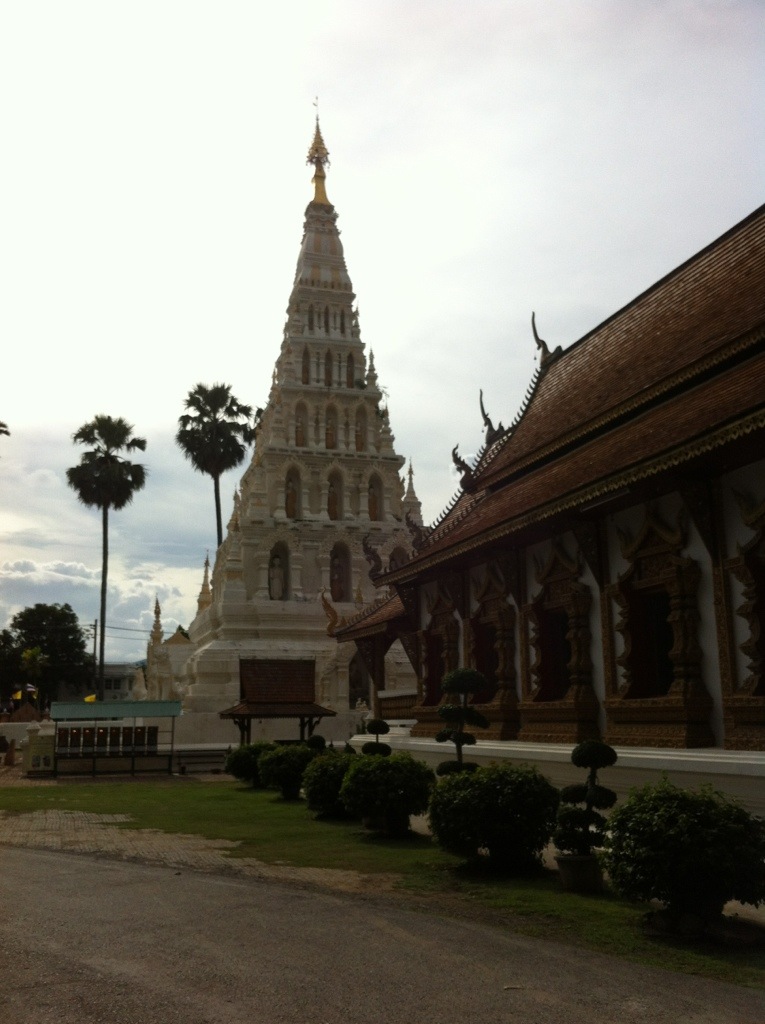 this doesn't look like you need a cable car to get to the top...